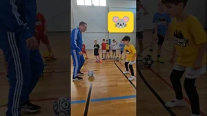 Vídeo de Futbol Sala Masculino en Zaragoza categoría alevin interesting-trap-scissor-exit-v-trenerdryblingu-football-soccer-skils