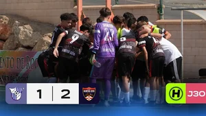 Vídeo de Fútbol Masculino en Almería categoría cadete 26-resumen-jornada-30-p-aguadulce-1-2-almeria-2010