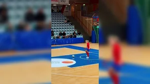 Vídeo de Futbol Sala Femenino en Madrid categoría senior you-didnt-see-that-coming-futsal-blocking-defensive-slide-ta